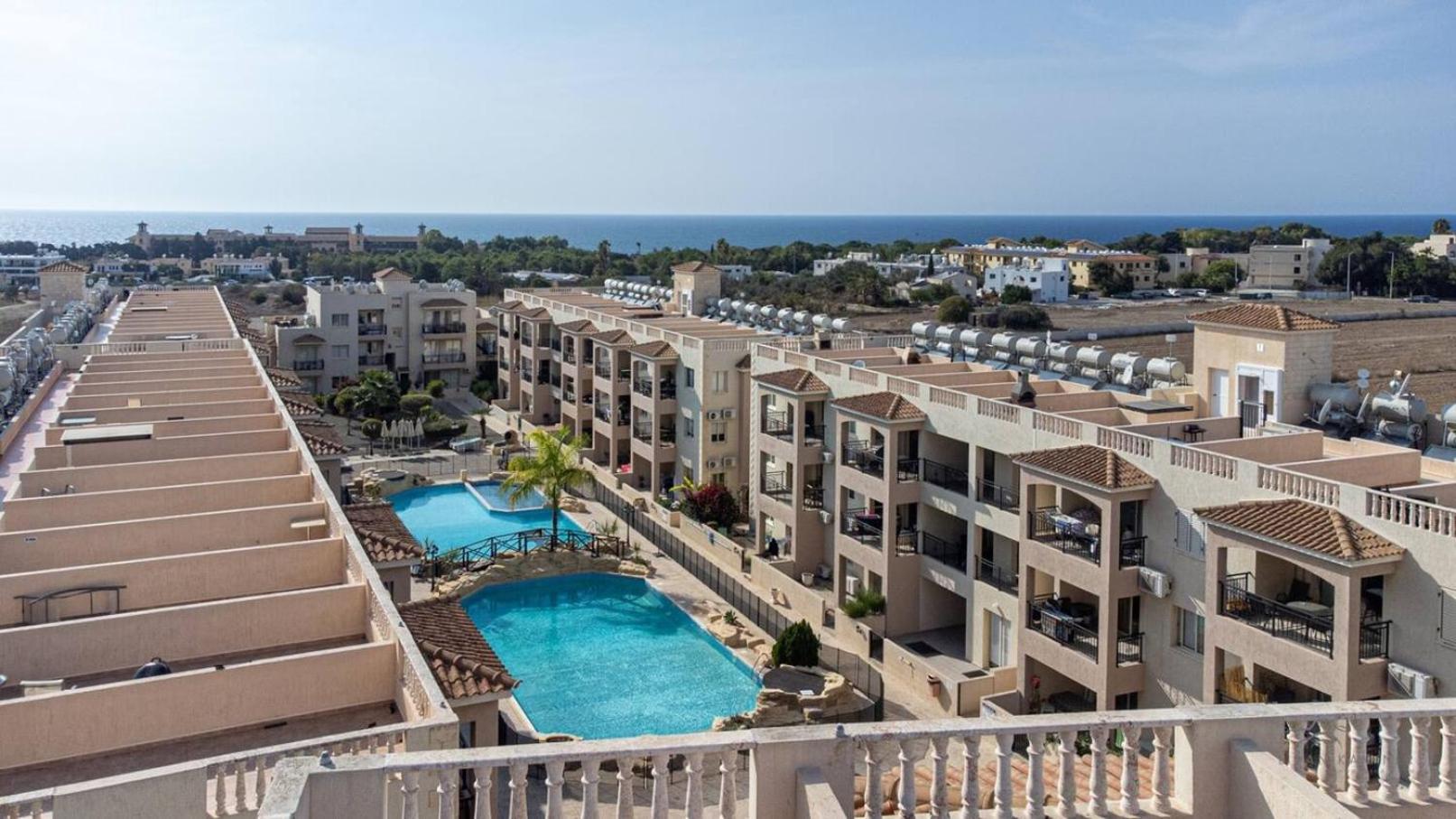 Апартаменти Royal-Seacrest Oasis, Pool-Side Пафос Екстер'єр фото